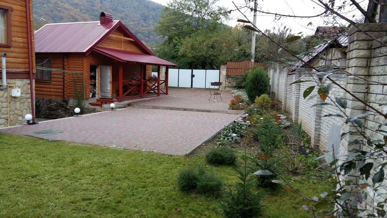 ホテル Karpatska Mria ヤレムチャ エクステリア 写真